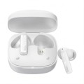Słuchawki Baseus E19 białe z Bluetooth 5.3, mikrofonami ENC i IPX5. Zestaw: etui ładujące, kabel USB-C, gumki, instrukcja. 33h pracy z etui, mocny bas (12 mm), dotykowe sterowanie, odporność na pot i deszcz.